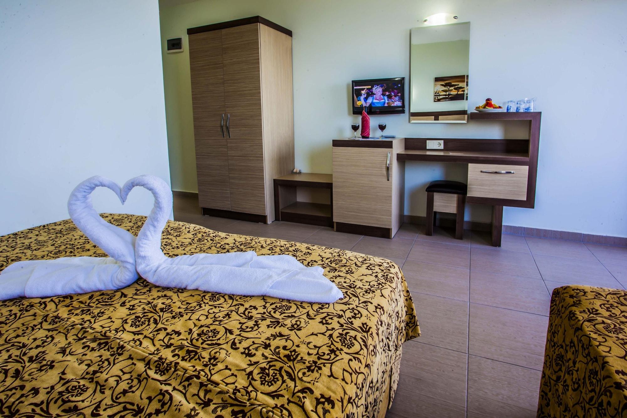 Kleopatra Beach Hotel 阿拉尼亚 外观 照片