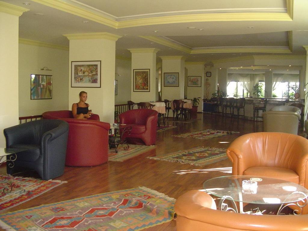 Kleopatra Beach Hotel 阿拉尼亚 外观 照片
