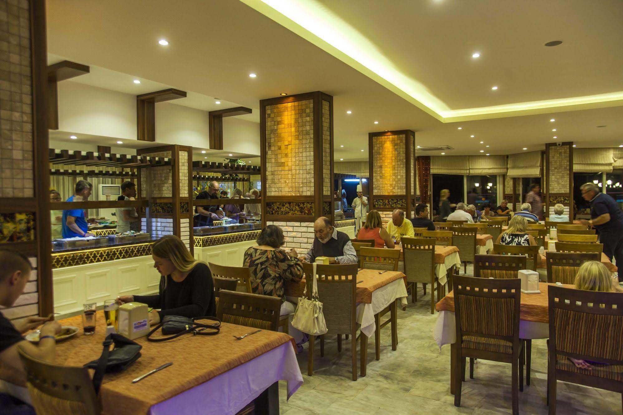 Kleopatra Beach Hotel 阿拉尼亚 外观 照片