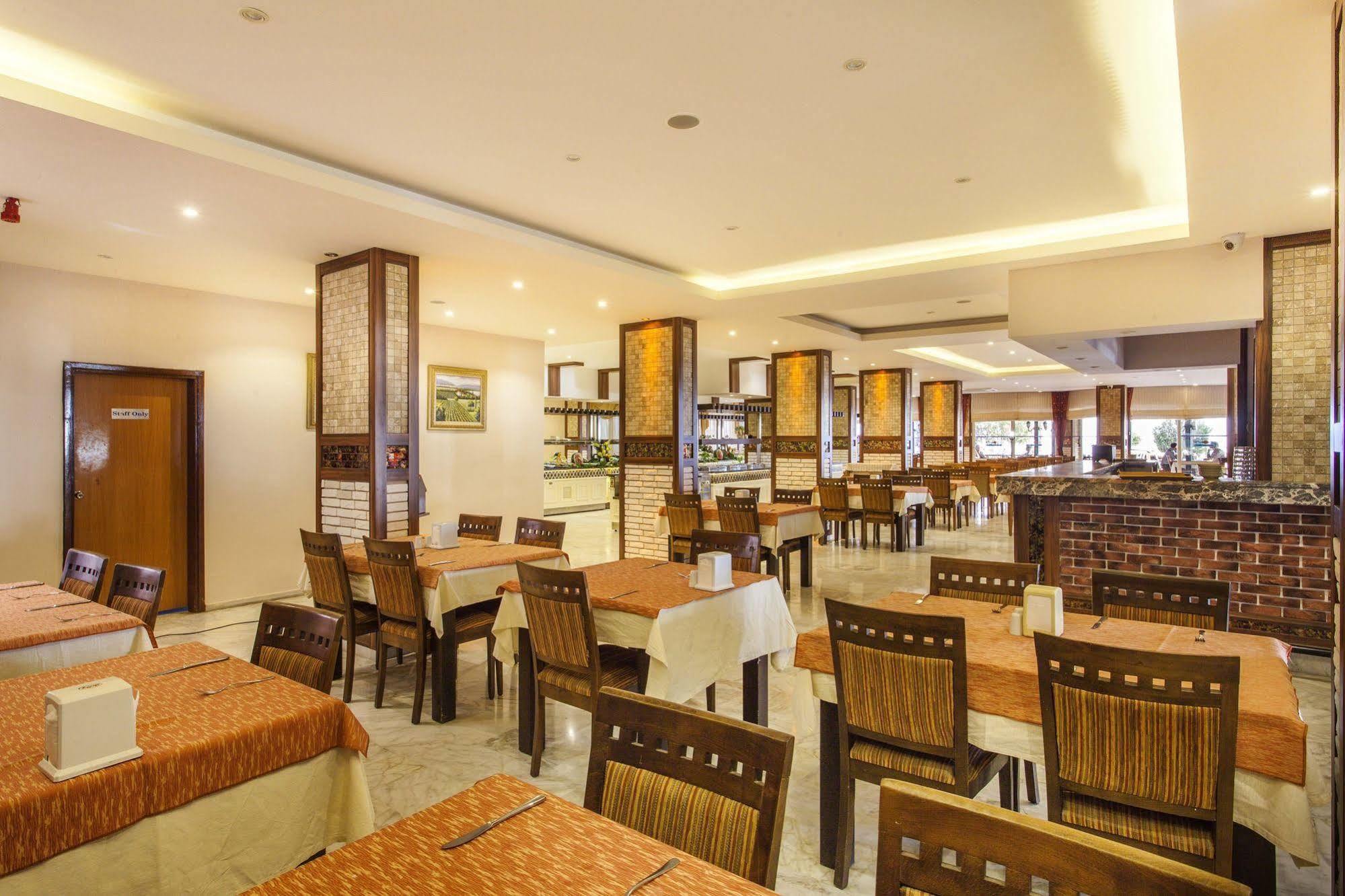 Kleopatra Beach Hotel 阿拉尼亚 外观 照片
