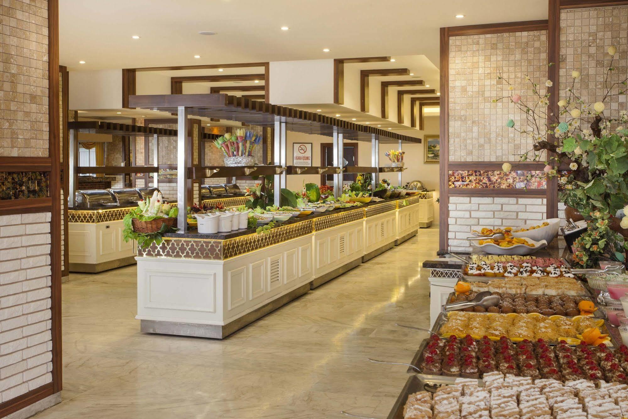 Kleopatra Beach Hotel 阿拉尼亚 外观 照片